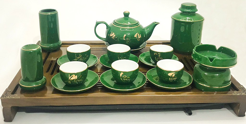 bo-am-tra-bat-trang-men-xanh-ngoc-luc-bao-ve-vang-kim-29042020041930 bo-am-tra-bat-trang-men-xanh-ngoc-luc-bao-ve-vang-kim-29042020041930